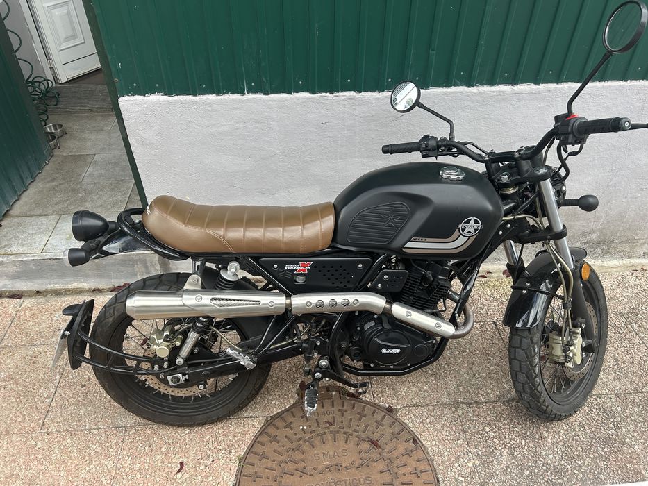 Mota 125 -UM scrambler