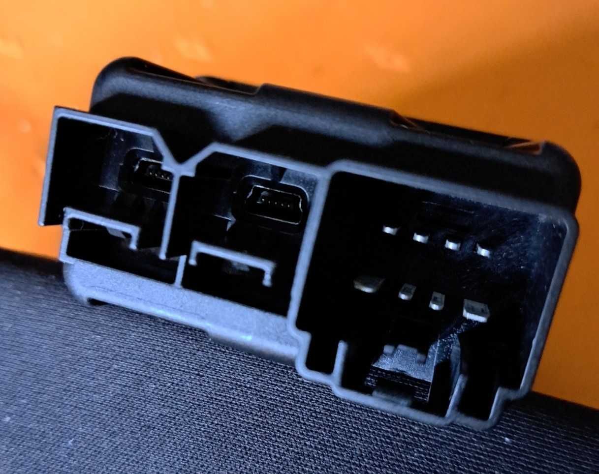 Chrysler Pacyfica gniazdo USB AUX sprawne