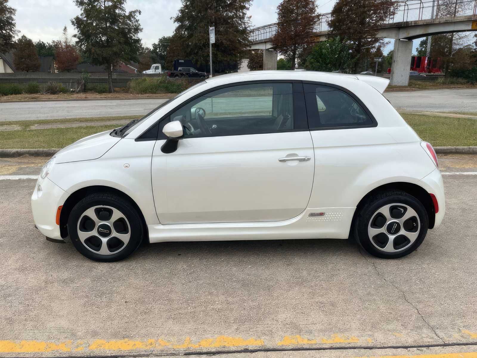 Продається 2015 FIAT 500e