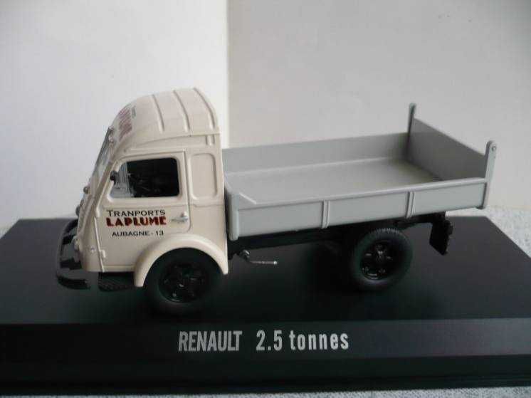 Renault Galion 2,5 т. - самосвал 1:43 Norev