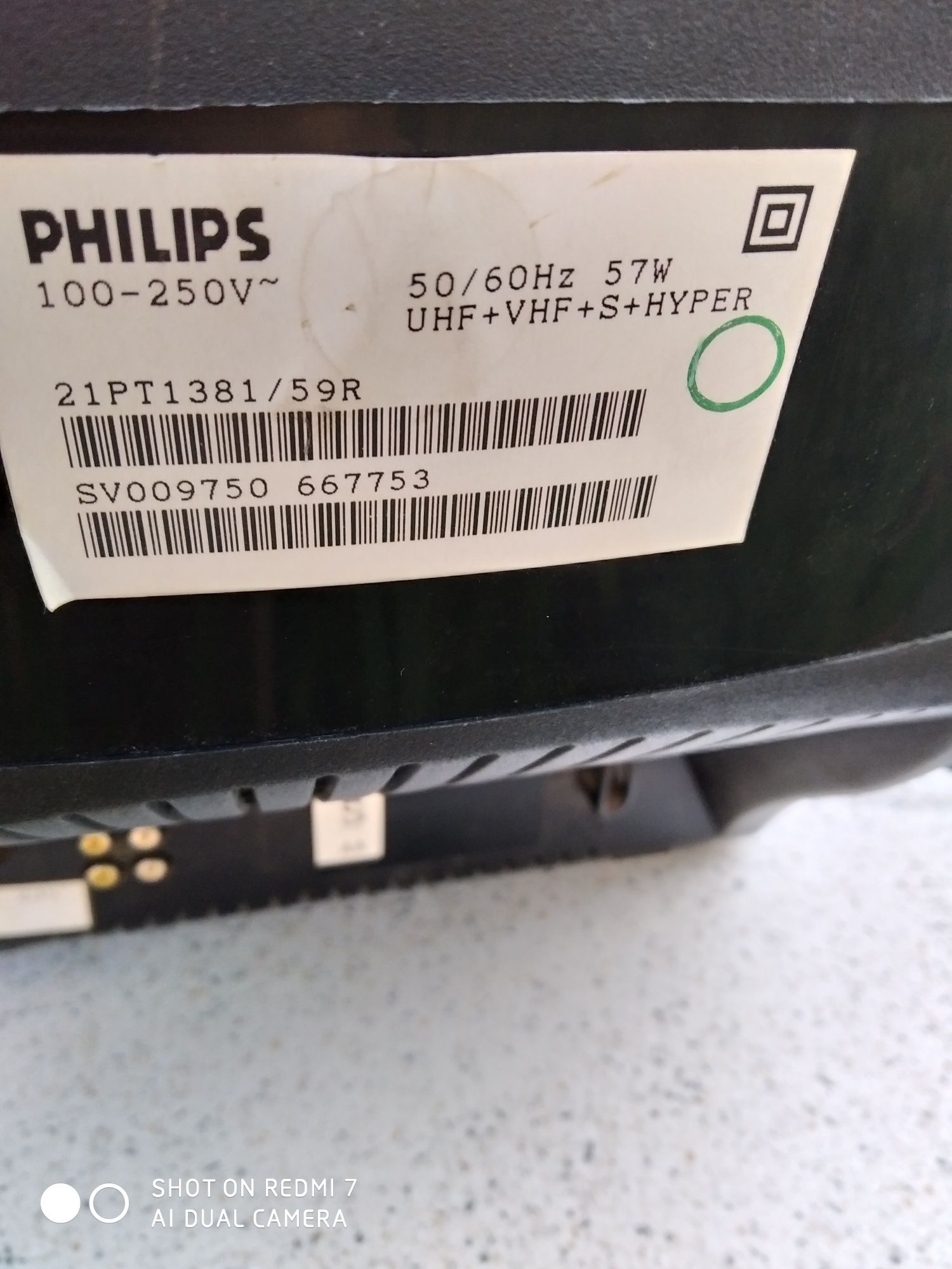 Продам телевизор Philips показывает отлично
