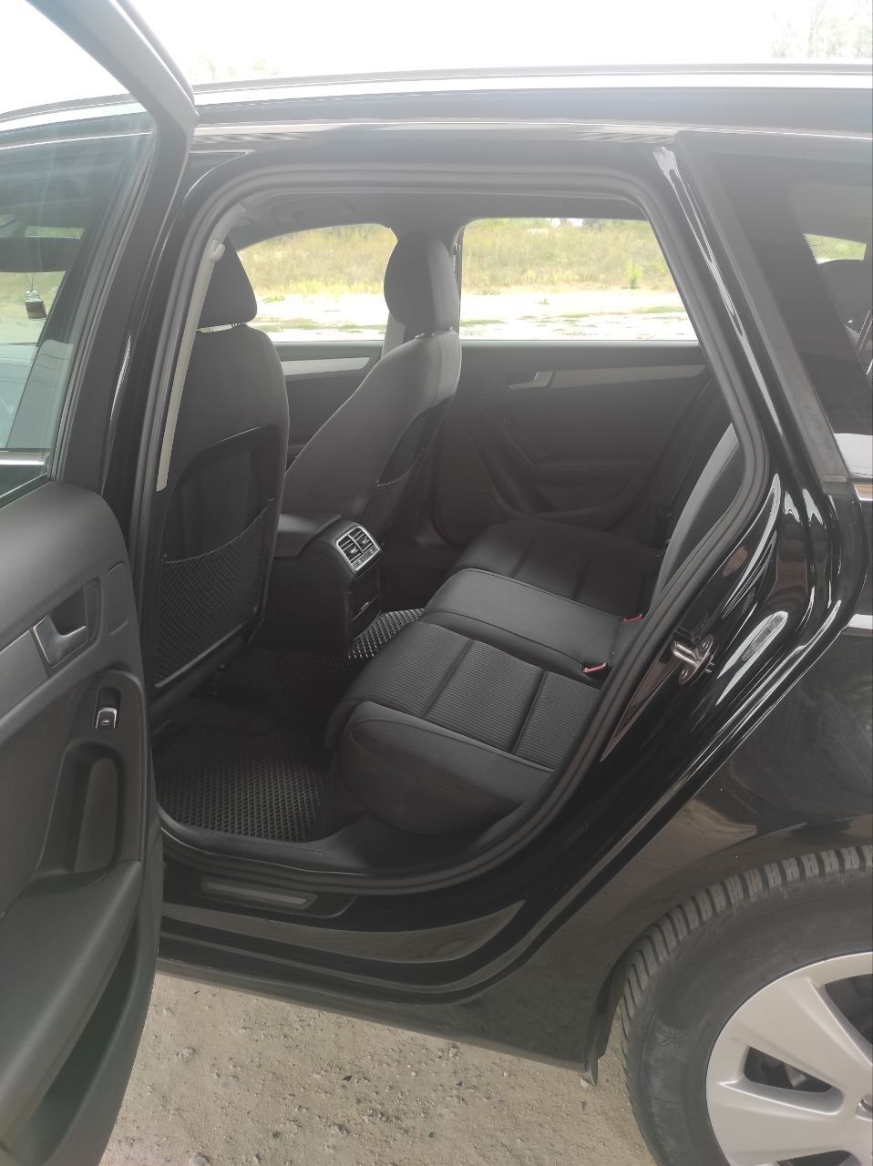 Срочно!Продам Audi a4b8 2014 ТОРГ