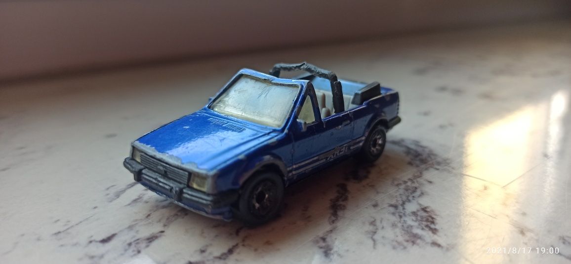 Matchbox ford escort kabriolet 1985r.