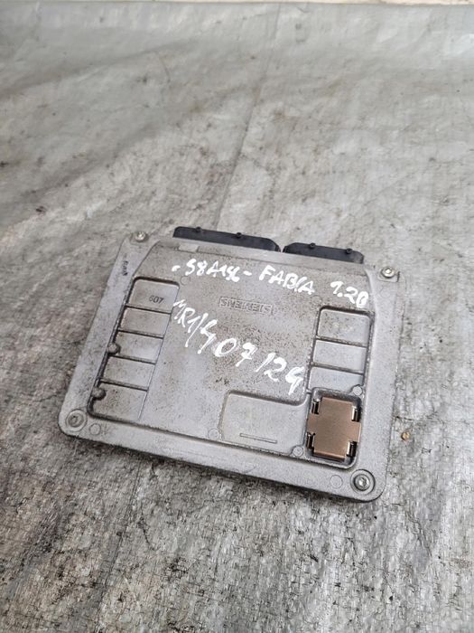 Sterownik Komputer Silnika Oe 03D906033C Skoda Fabia I 1.2B