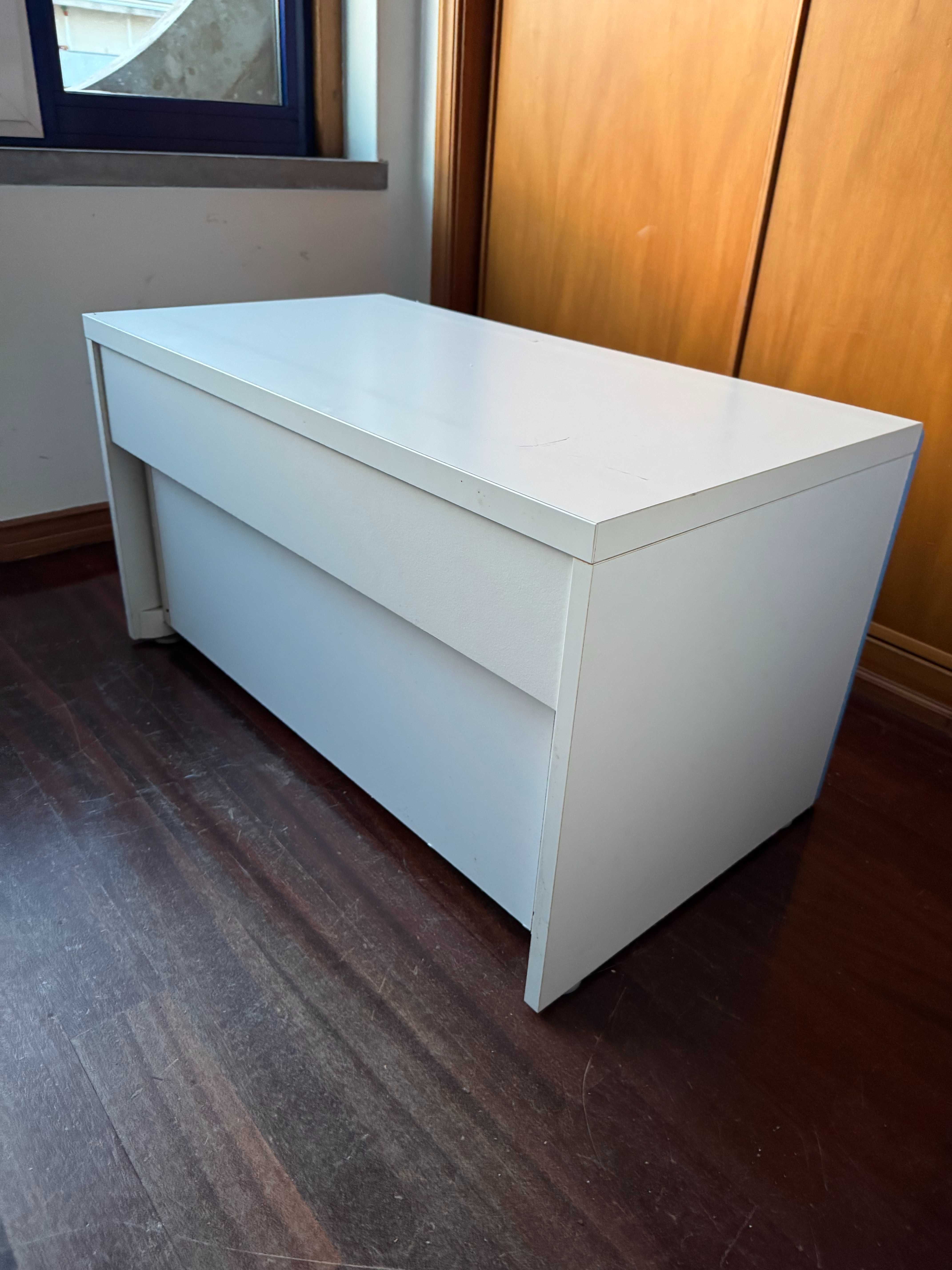 Quarto juvenil completo