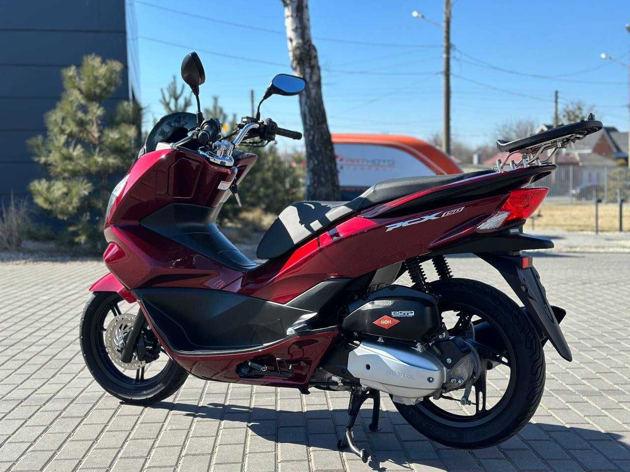 Японський Скутер Honda PCX 150 KF18 в Арт мото Житомир