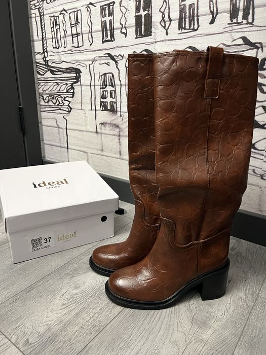 Сапоги высокие зимние женские коричневые Ideal Shoes каблук ботфорты