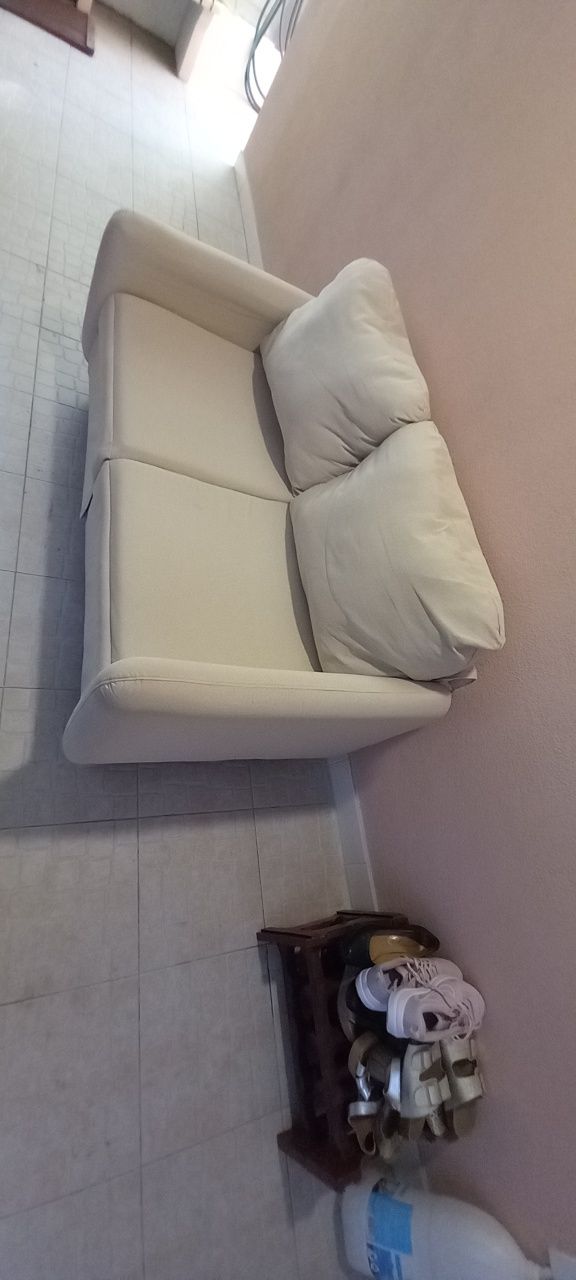 SOFÁ 2 LUGARES como novo