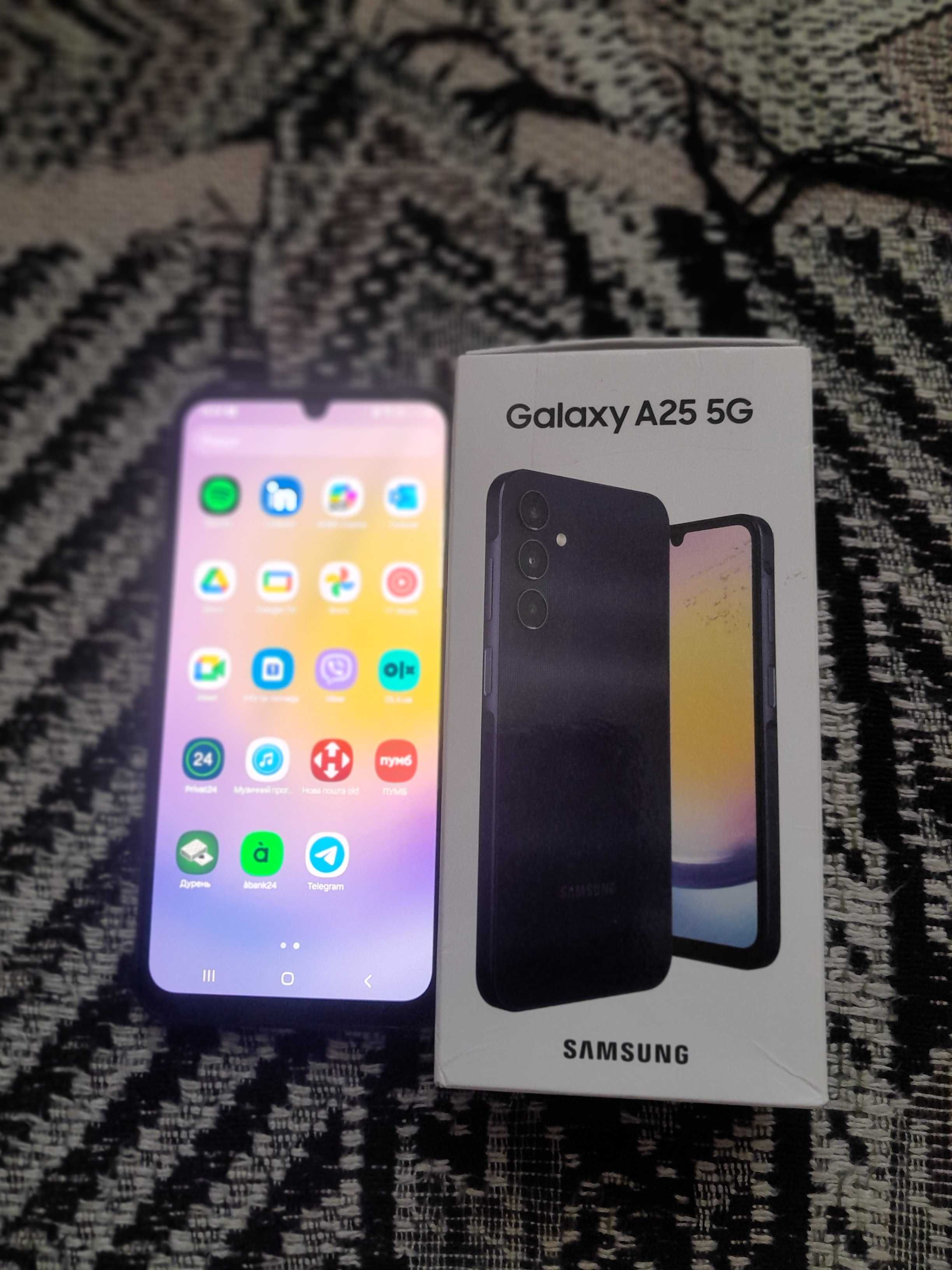 Samsung A 25.6/128 у гарному стані.