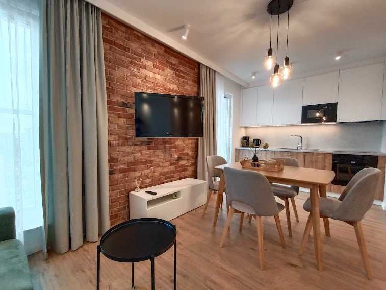 Przestronny apartament, 2 balkony, parking, komórka, koło Domaru