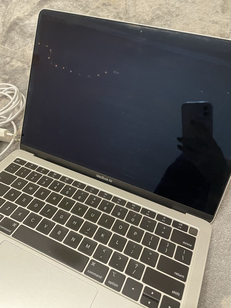 Ноутбук macbook air 2019 1,6GHz intel core i5 16gb/256gb