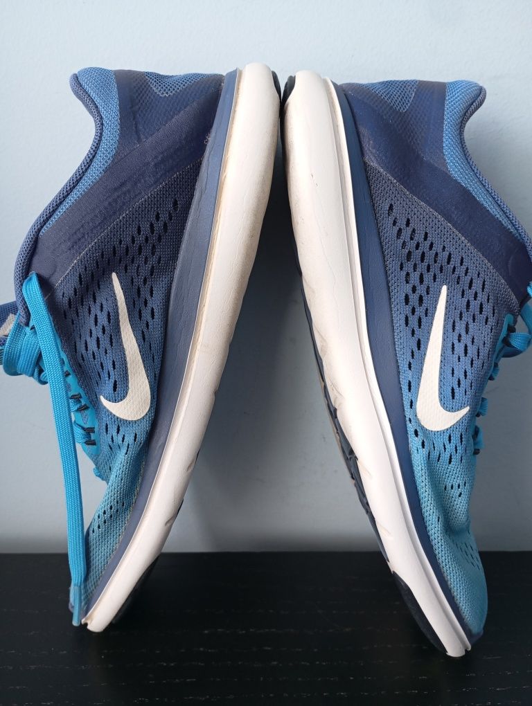 Sapatilhas Nike, tamanho 37,5