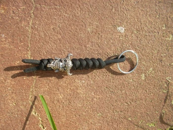 Porta-chaves Paracord com Caveira