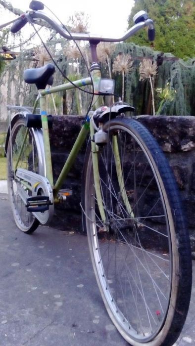 Bicicleta antiga para restaurar(Hercules)