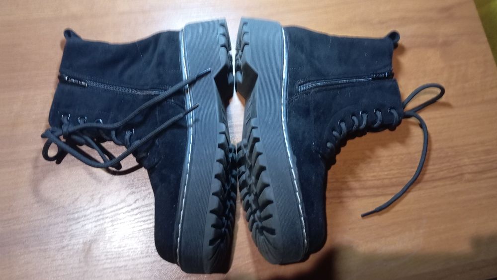 Botki czarne na koturnie Jenny Fairy Netto rozmiar 37