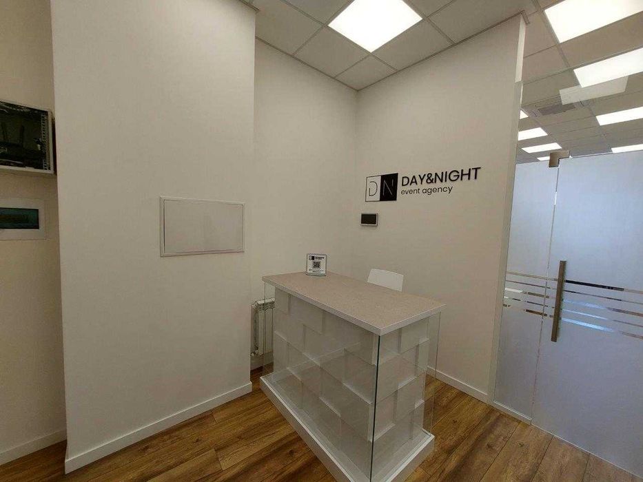 Оренда офісу з меблями в БЦ на Подолі (55 м2)