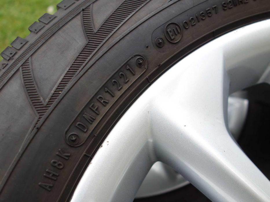 Koła Zimowe TOYOTA COROLLA E21 Camry AVENSIS AURIS 16'' Jak Nowe  TPMS