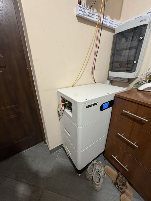 Hybrydowy Falownik Deye 8 kw i Magazyn 10 kw zinneric nowy