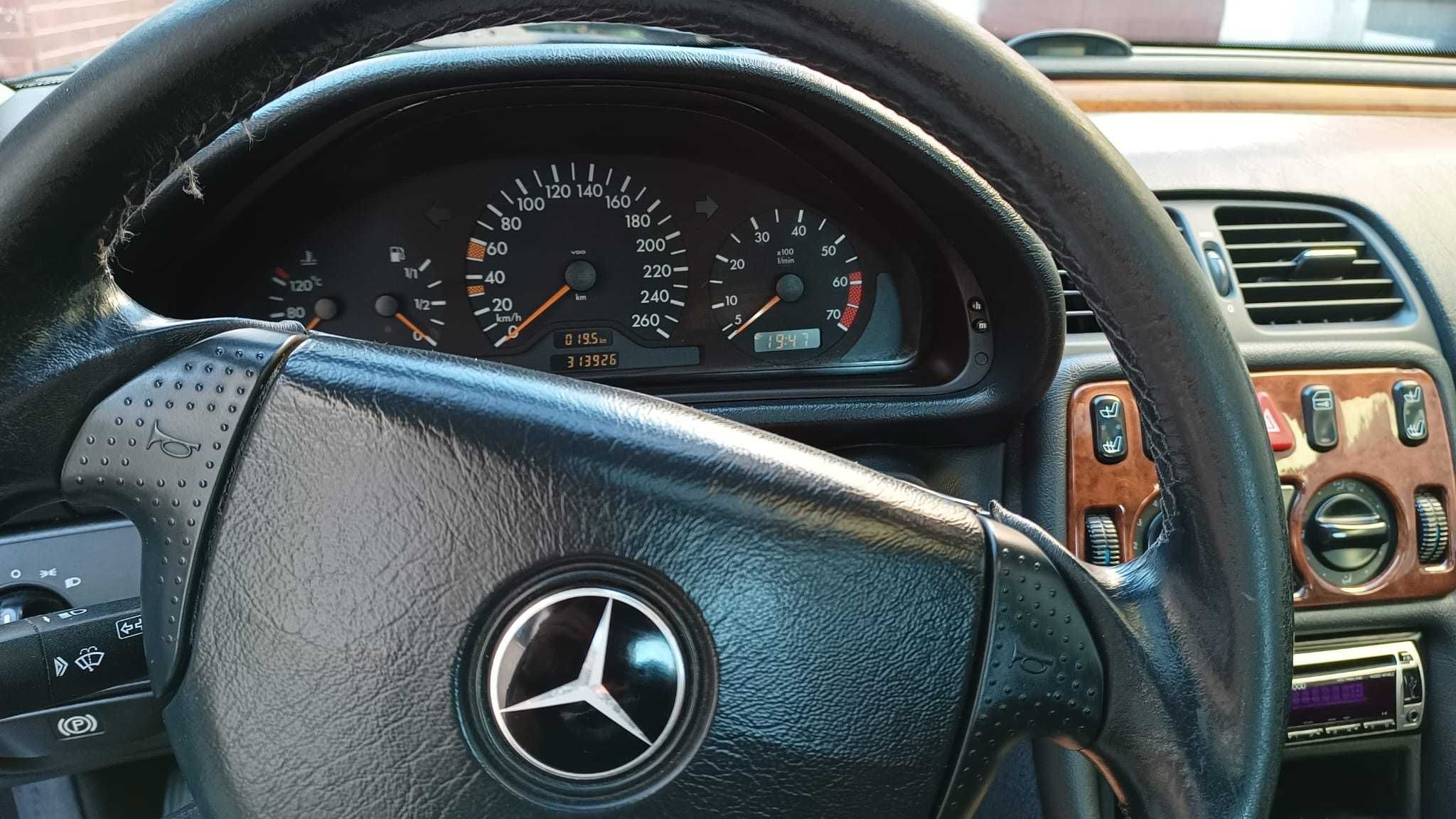 Mercedes-Benz CLK230