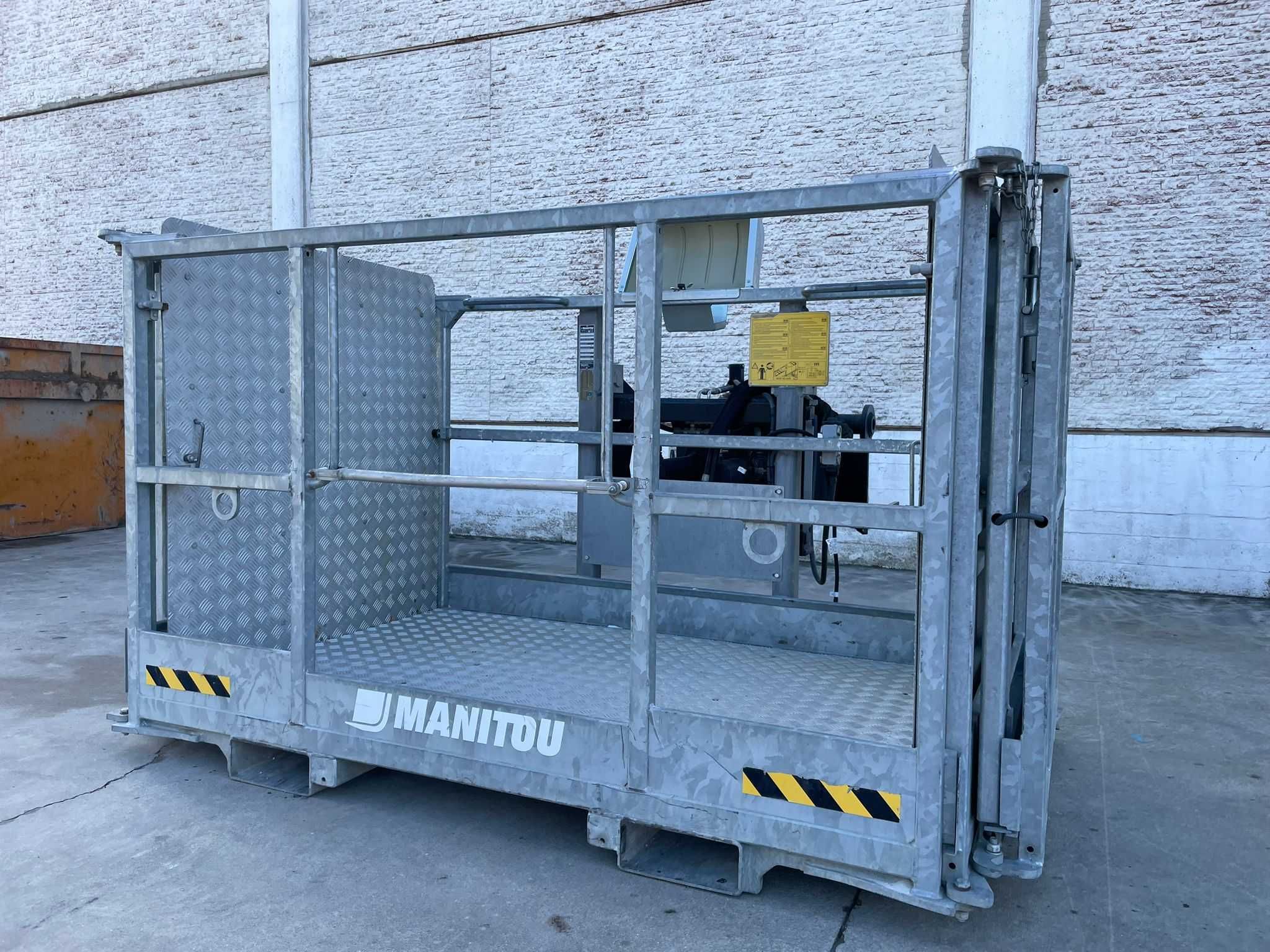 Cesto Manitou Telescópico e Rotativo
