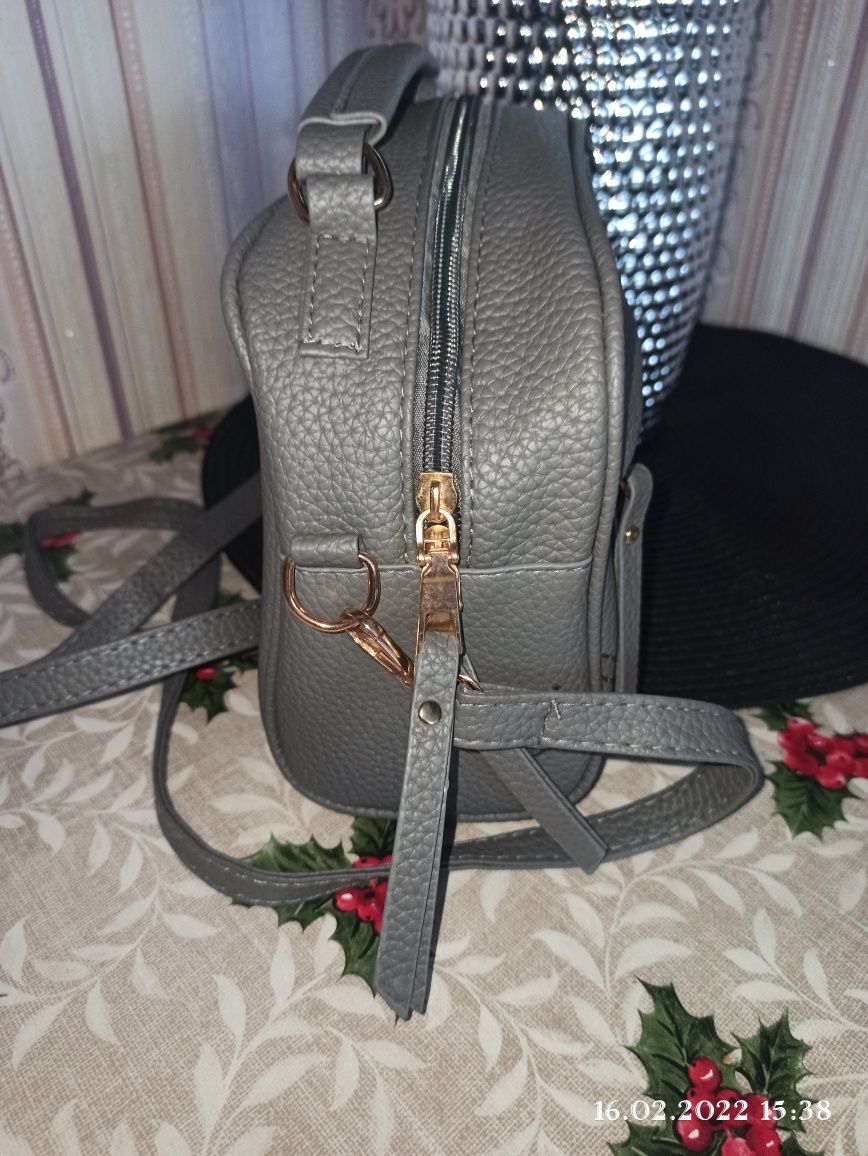Нова жіноча сумка сірого кольору