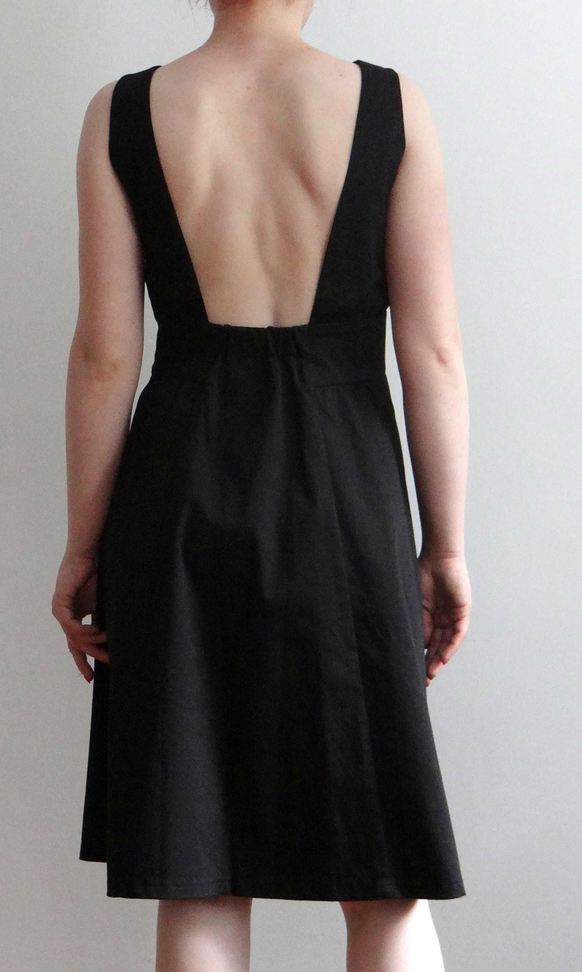 czarna sukienka z ręcznie malowanym kwiatem r. M
