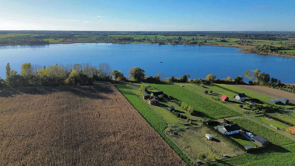 Działka z linią brzegową jeziora gopła