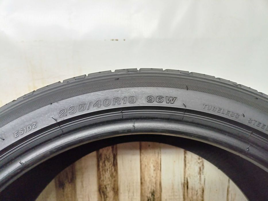 Bridgestone Potenza 235/40/19 2015r. 96W 2x6,9mm (4748)