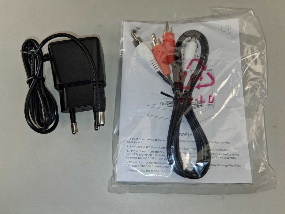 C219 Odtwarzacz Turbntable A6 Retro Audio Player z Głośnikami i USB