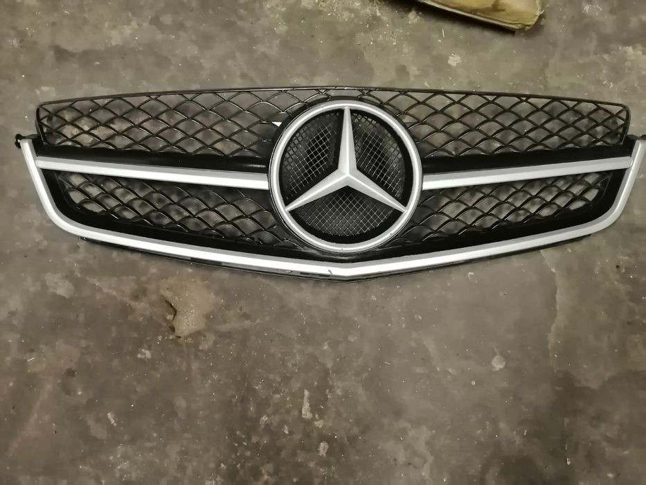 Grill atrapa zderzaka Mercedes Benz C-class w204 Ładny wzór Wysyłka