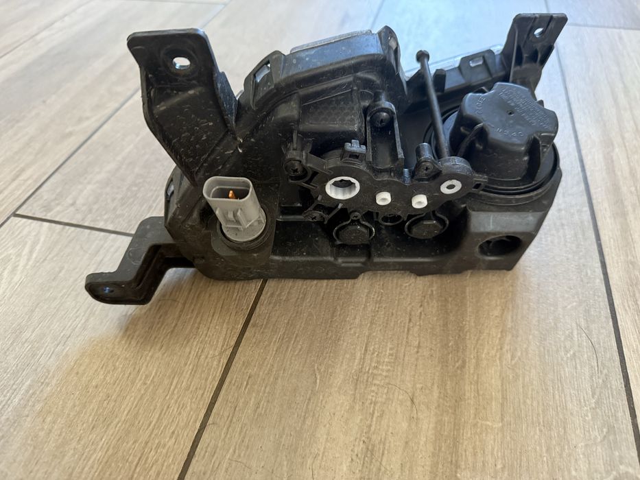 Протитуманка галогенка фара фул лед права Kia Niro америка