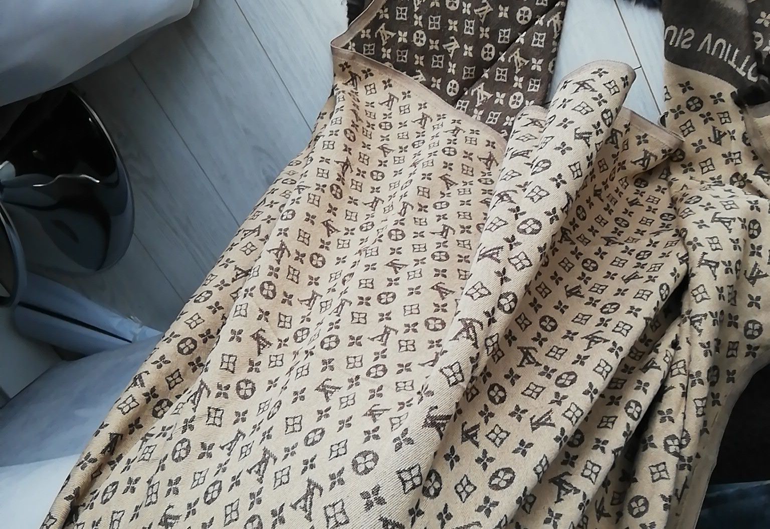 Szal LV monogram brąz beż Louis Vuitton LV premium