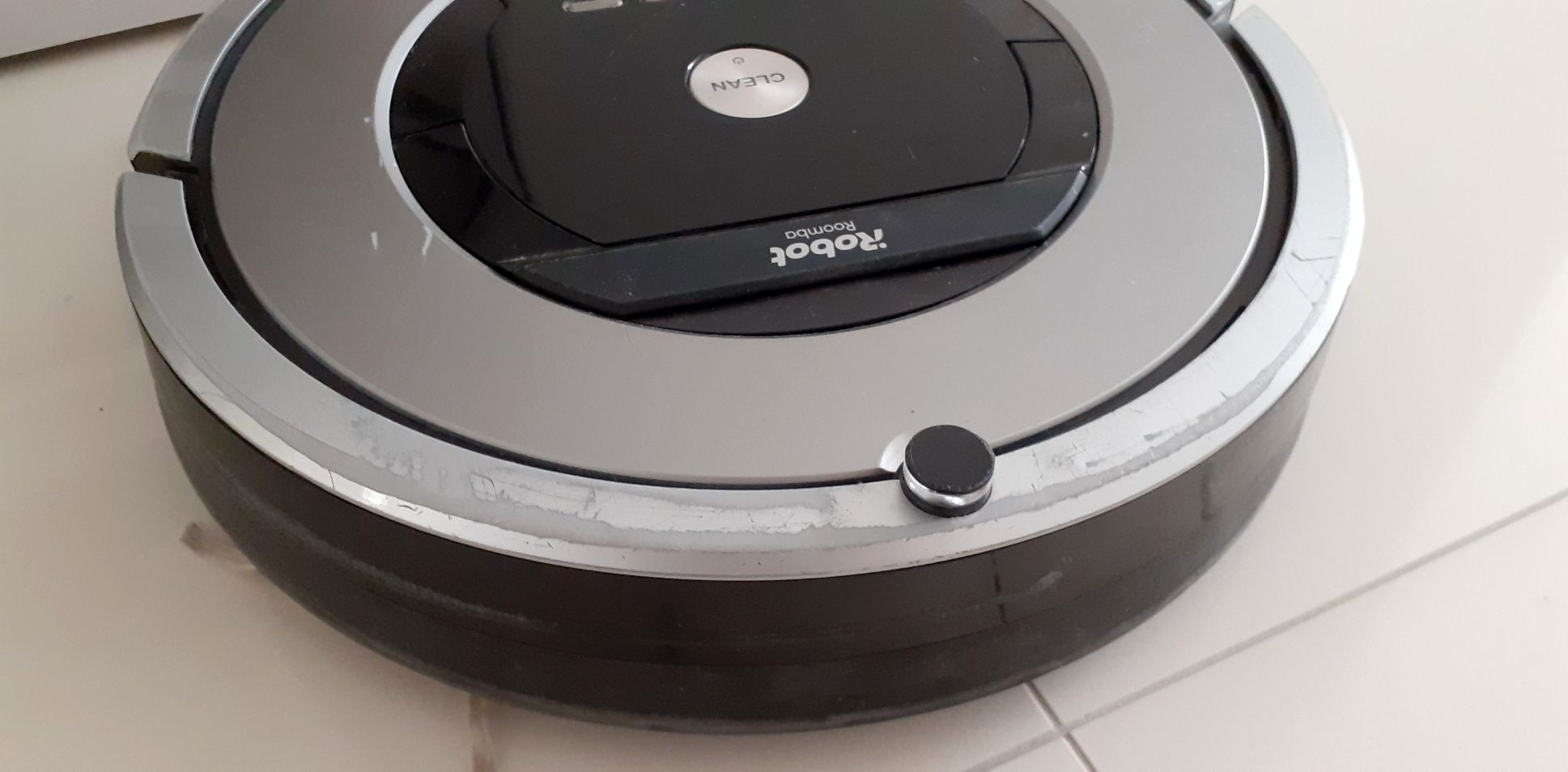 iRobot Roomba 886 z latarnią