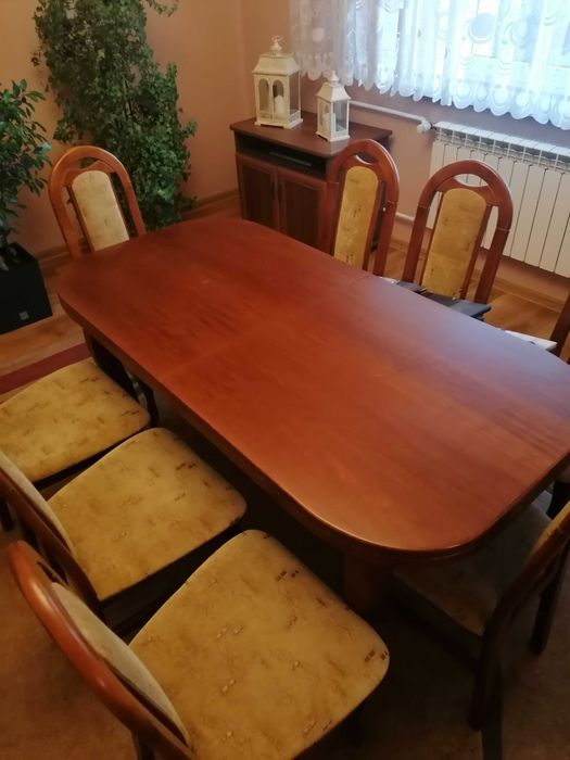Komplet mebli stołowych
