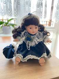 Porcelanowa lalka z pozytywką, włoska, kolekcjonerska