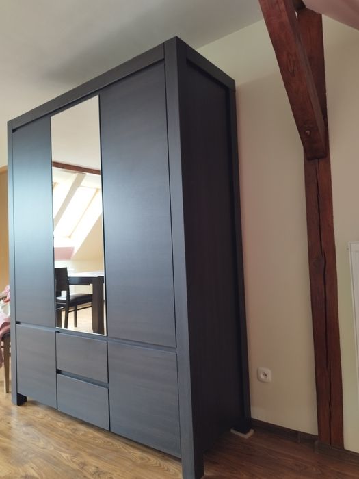 Szafa 3 drzwiowa z lustrem