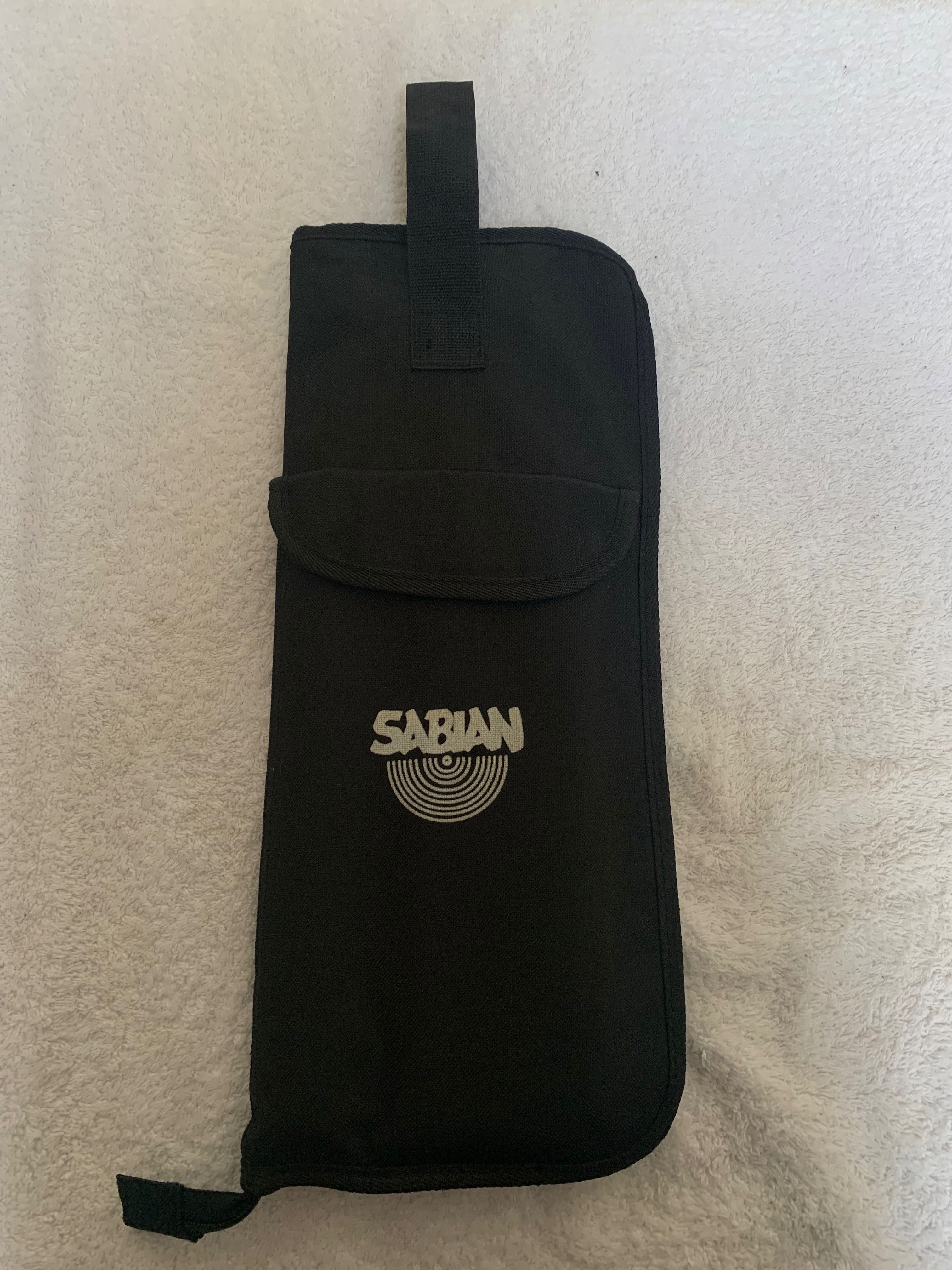 Saco de baquetas Sabian com pares de baquetas