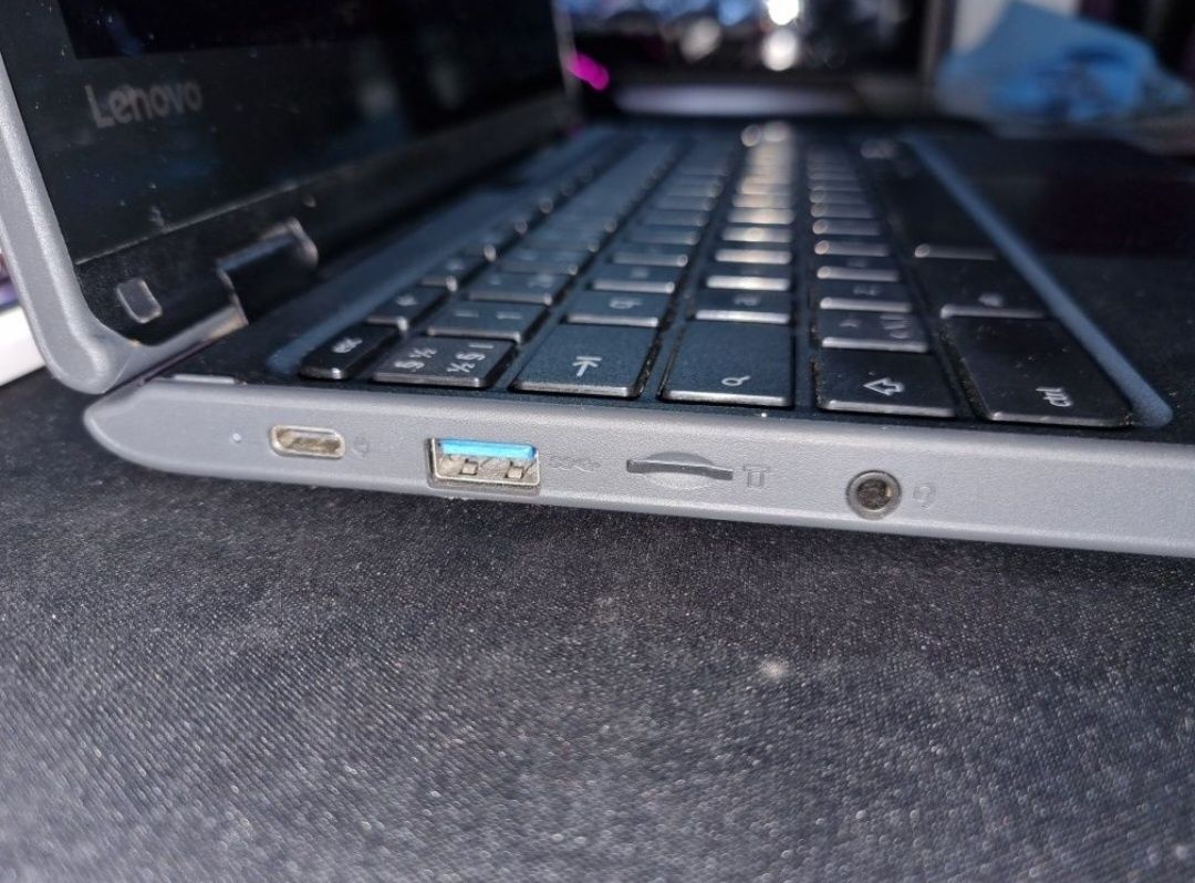 Laptop Lenovo 500e