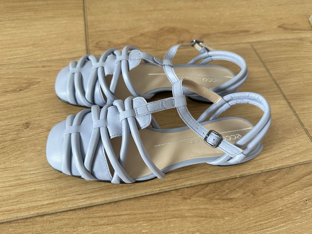 Босоніжки Ecco Anne Squared