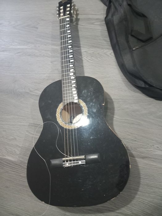 Violão cor preta