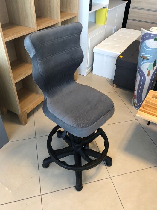 Krzesło do biurka fotel obrotowy profilowane Entelo Meblik prezent