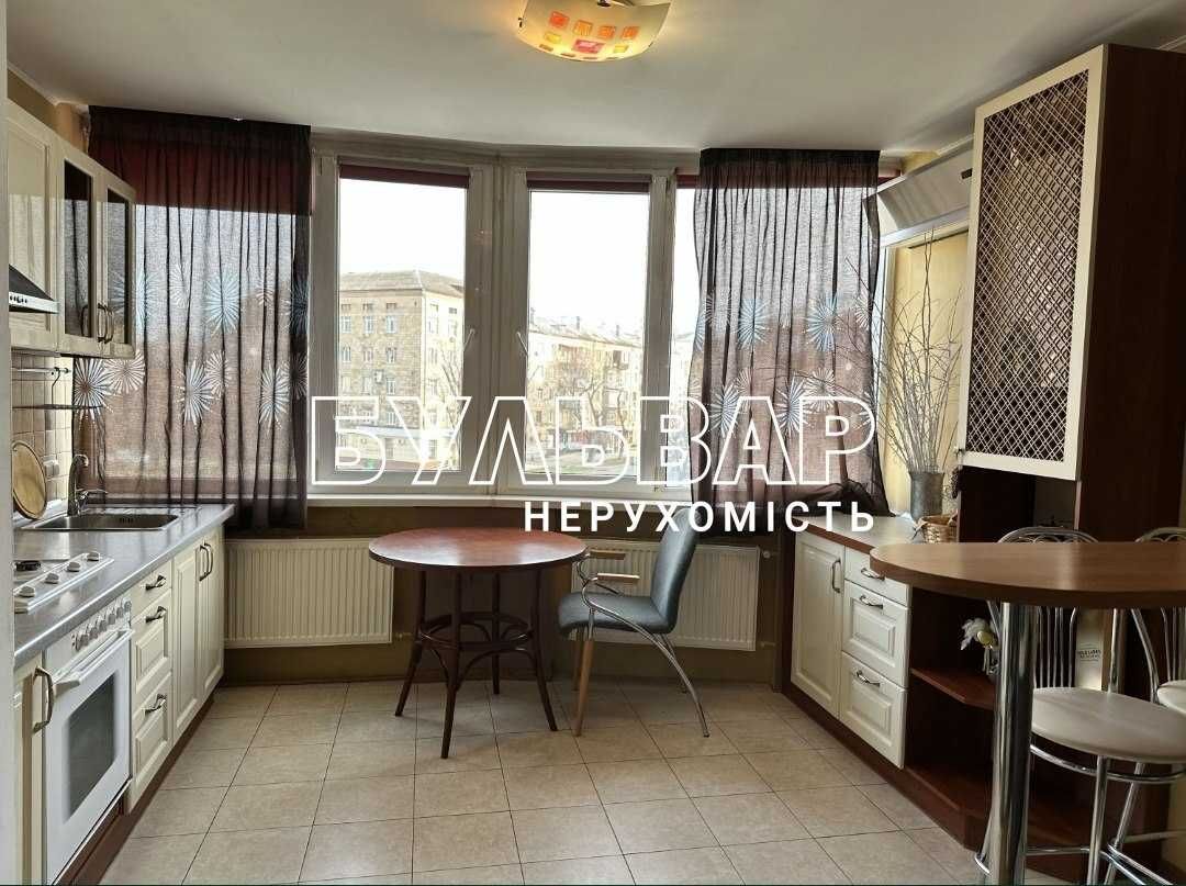 Продам 1 к. кв. 50 м2 , пл. Руднева, м. Гагарина