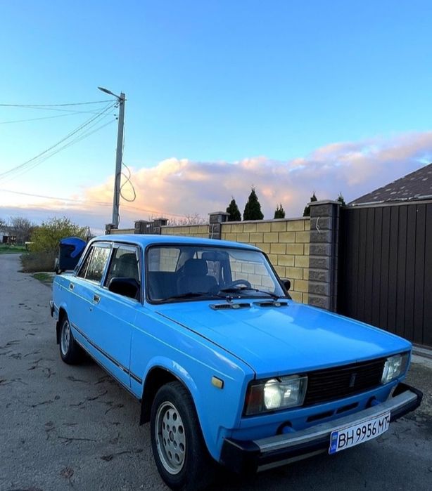 Продаю машину хорошим состояниям