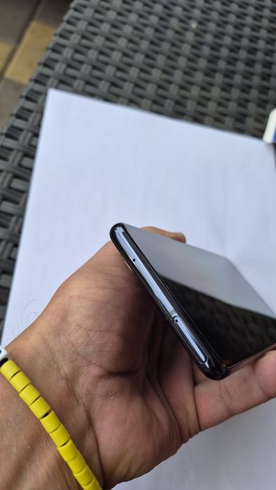 Samsung S20 FE продам