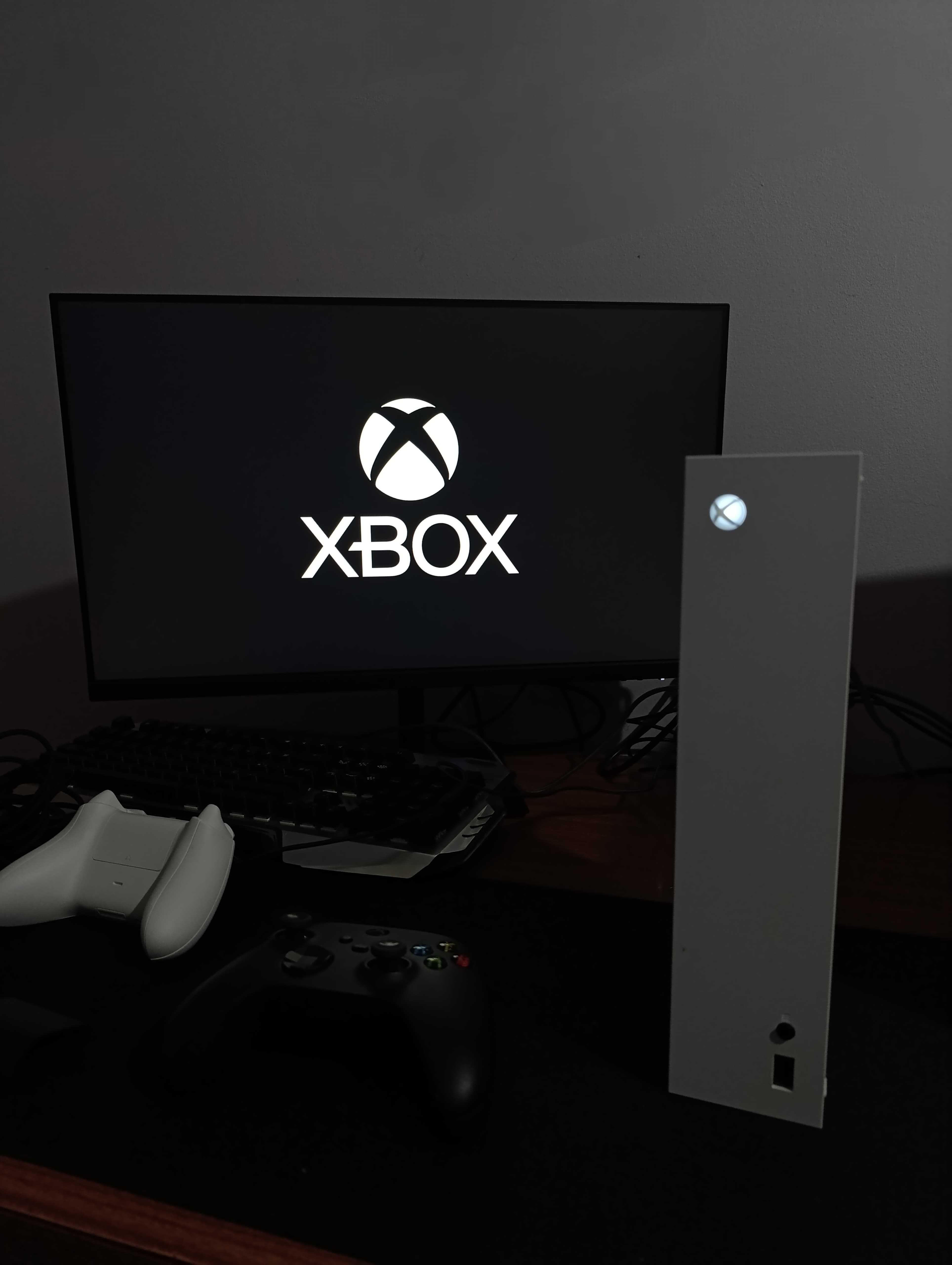 XBOX SERIES S usada como nova + 3 Comandos e Bateria