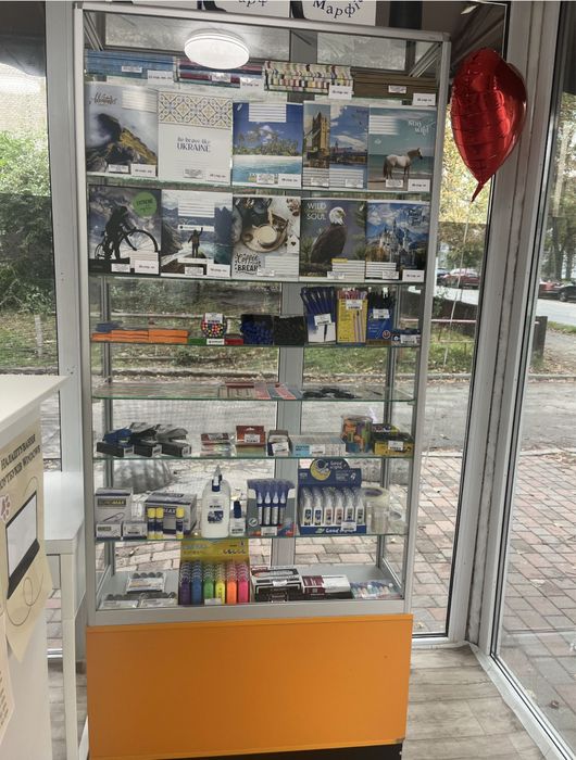 Вітрини торгівельні