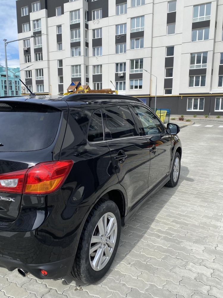 Продаж Mitsubishi ASX