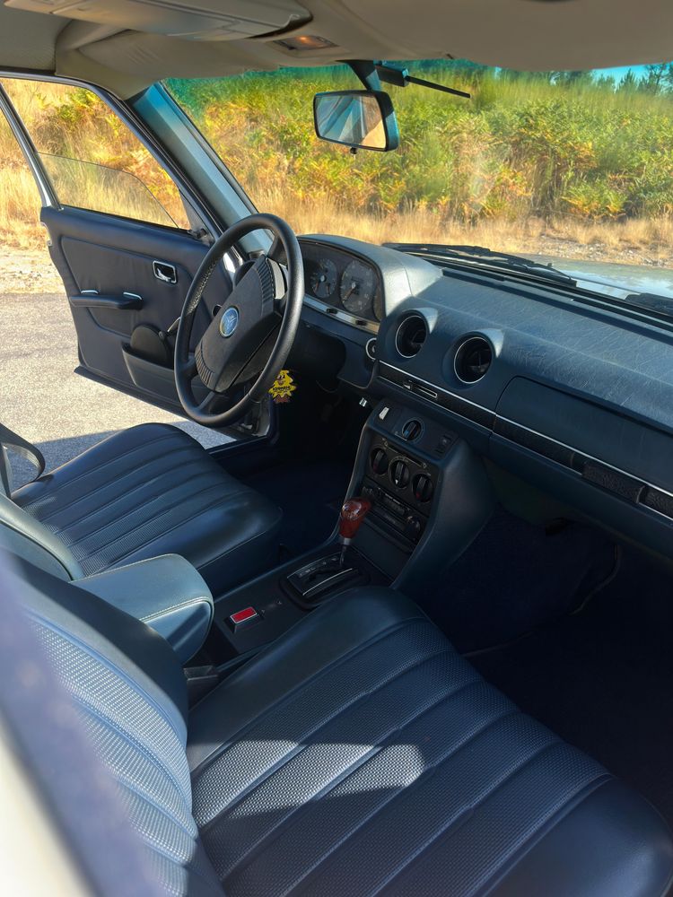 Mercedes Benz W123 300D