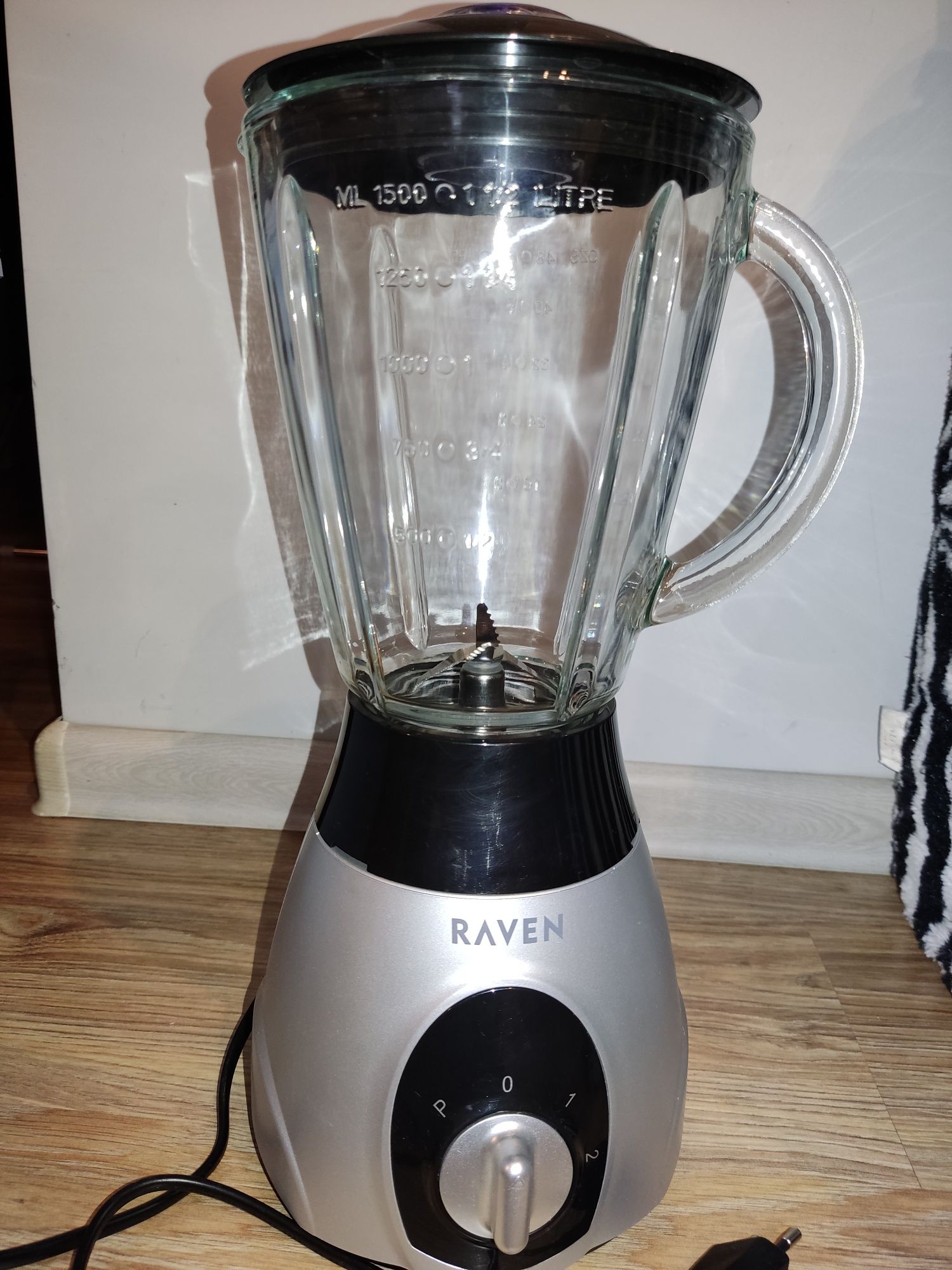 Blender kielichowy RAVEN EBK002