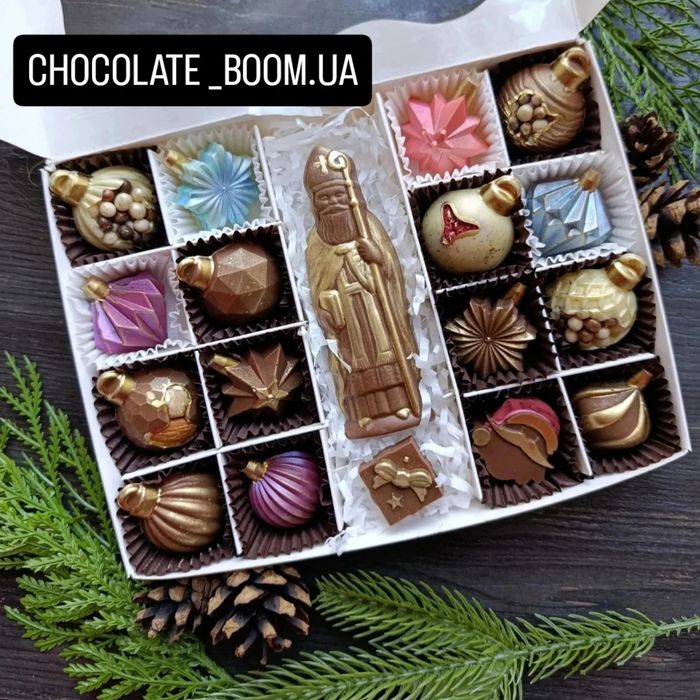 Новорічні шоколадні набори. Цукерки ручної роботи